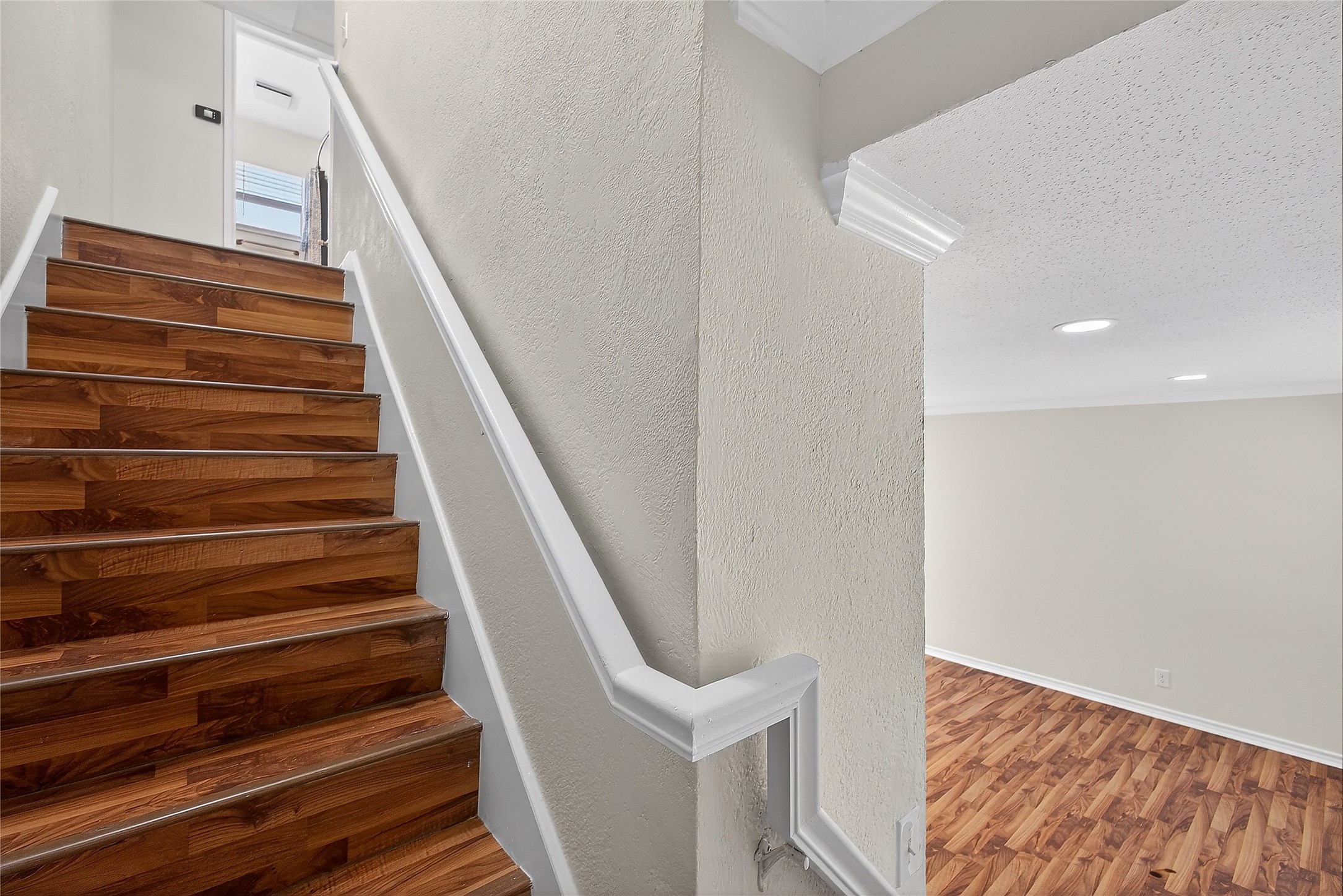 1221 Cedar Post Lane, Unit 1B Houston, TX 77055 - Photo 12 of 23 a view of entryway