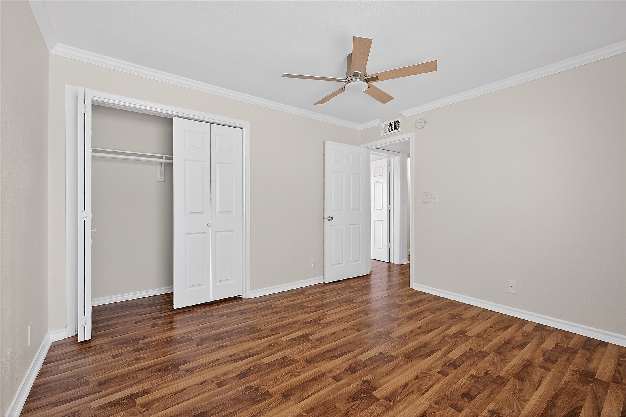 1221 Cedar Post Lane, Unit 1B Houston, TX 77055 - Photo 20 of 23 a view of empty room with wooden floor