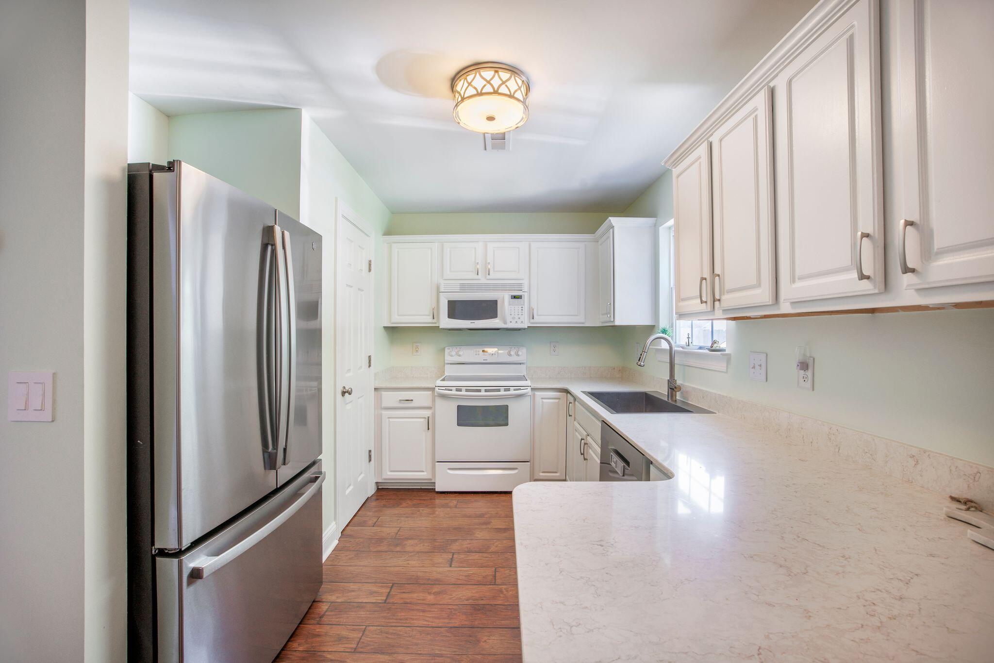 105 Lovette Court Goose Creek, SC 29445 - Photo 9 of 24 Kitchen