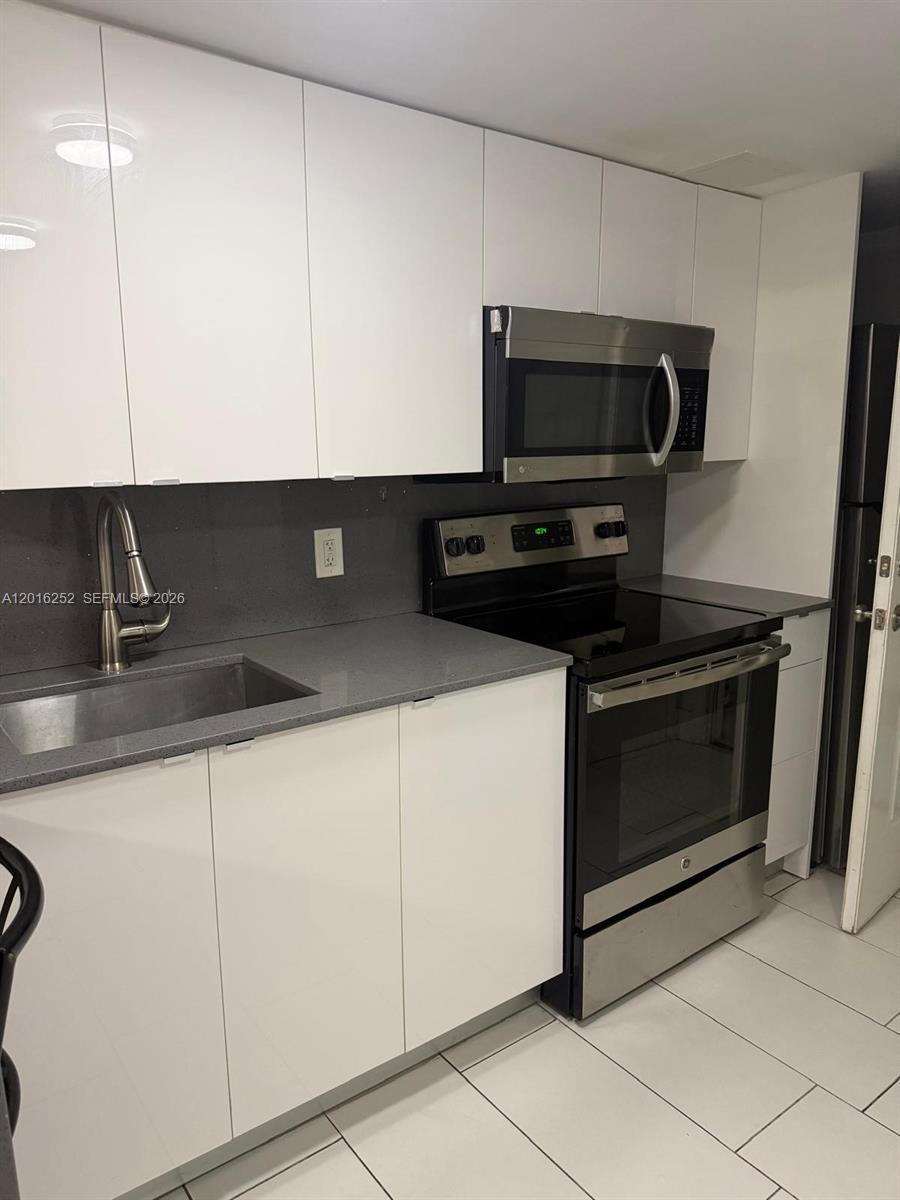 450 Southwest 3rd Street, Unit 8 Miami, FL 33130 - Photo 3 of 14