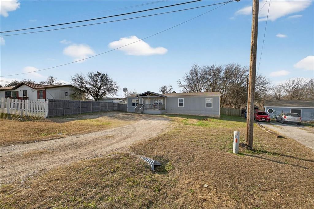 3605 Mockingbird Circle Cleburne, TX 76031 - Photo 7 of 40 View of front of property featuring dirt driveway