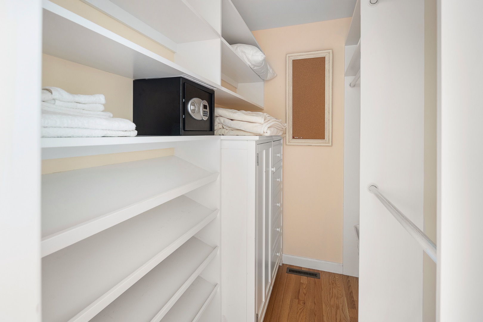 87 Schoolhouse Road Edgartown, MA 02539 - Photo 17 of 29 a view of closet