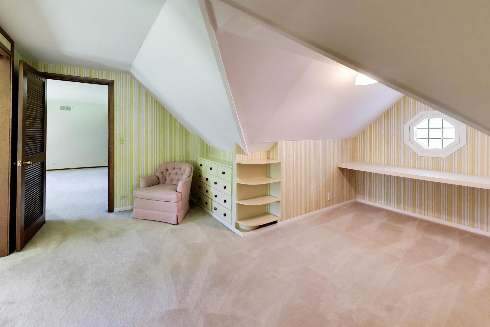 103 Cottonwood Road Northbrook, IL 60062 - Photo 25 of 50 a view of an empty room with a window