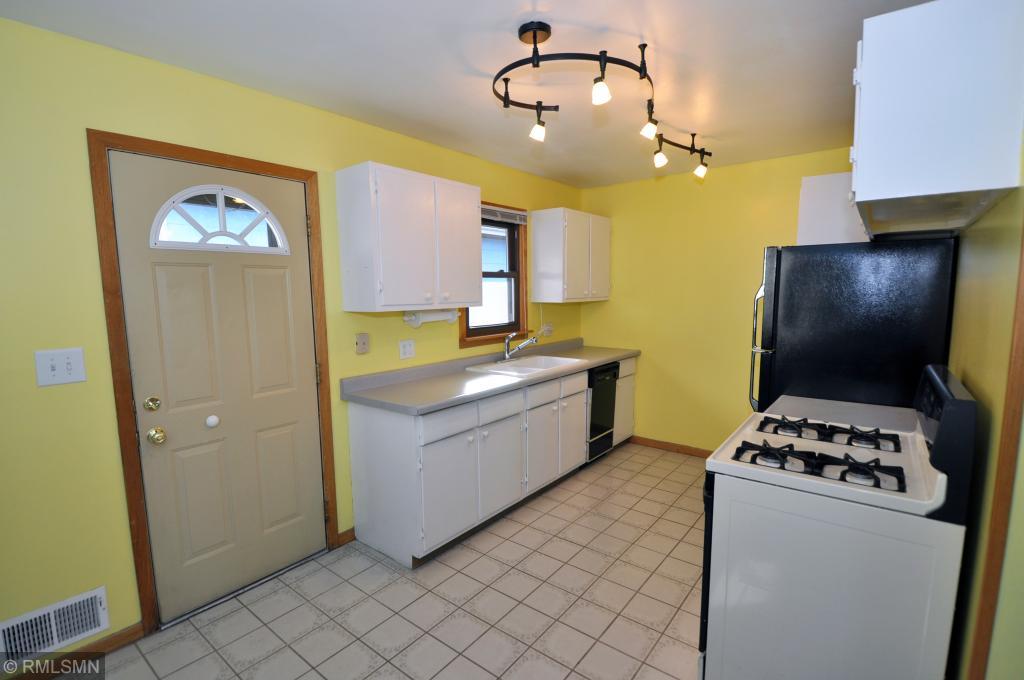 3506 7th Street Northwest Rochester, MN 55901 - Photo 4 of 18