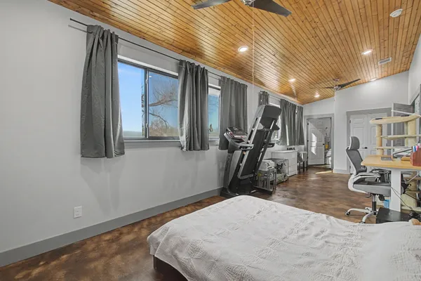 $1,299,999 | 16588 North U.S. Highway 281, Lampasas, TX 76550