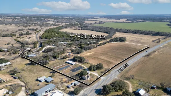 $1,299,999 | 16588 North U.S. Highway 281, Lampasas, TX 76550