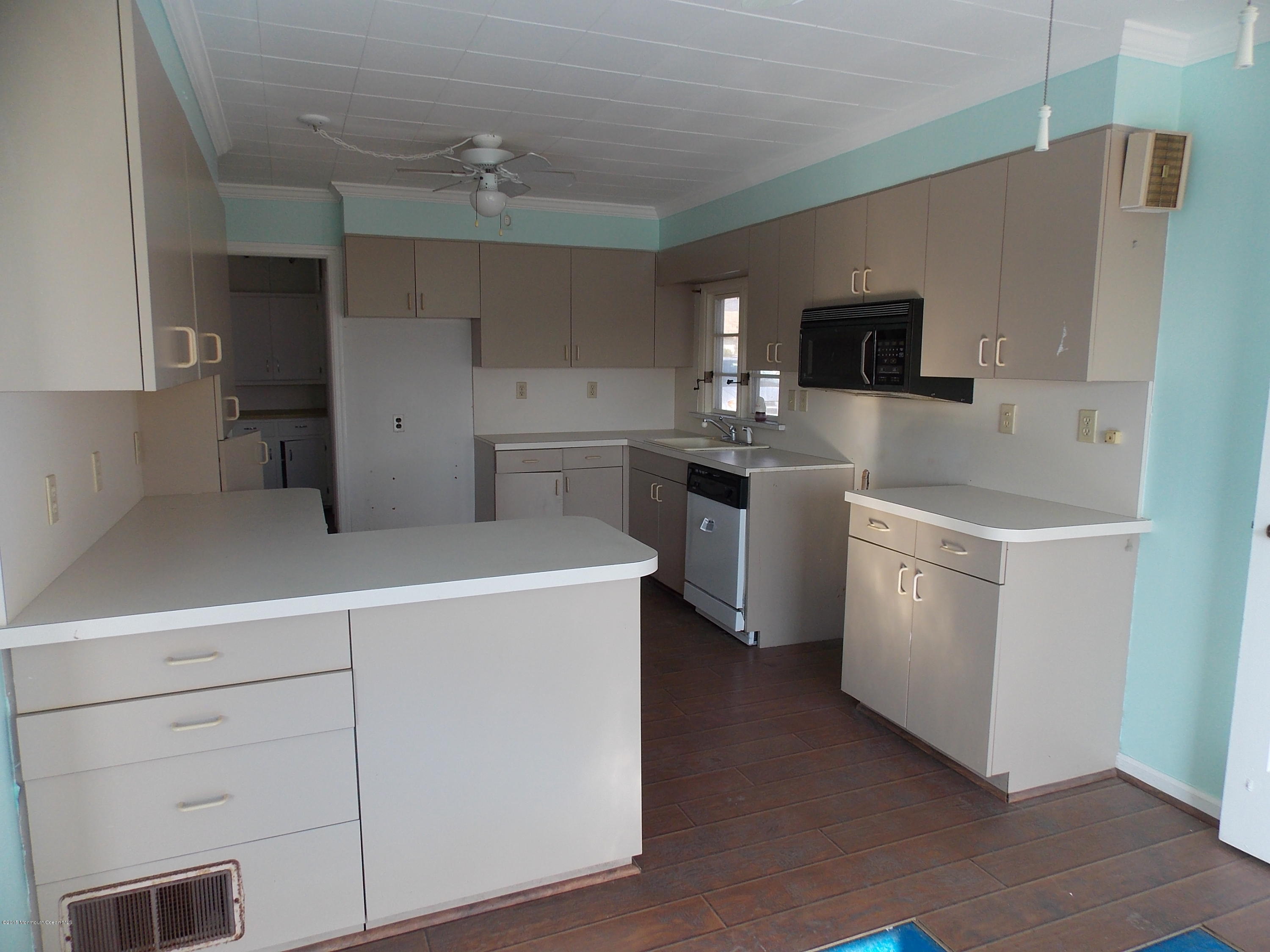 1047 Radio Road Little Egg Harbor, NJ 08087 - Photo 5 of 13 DSCN4375