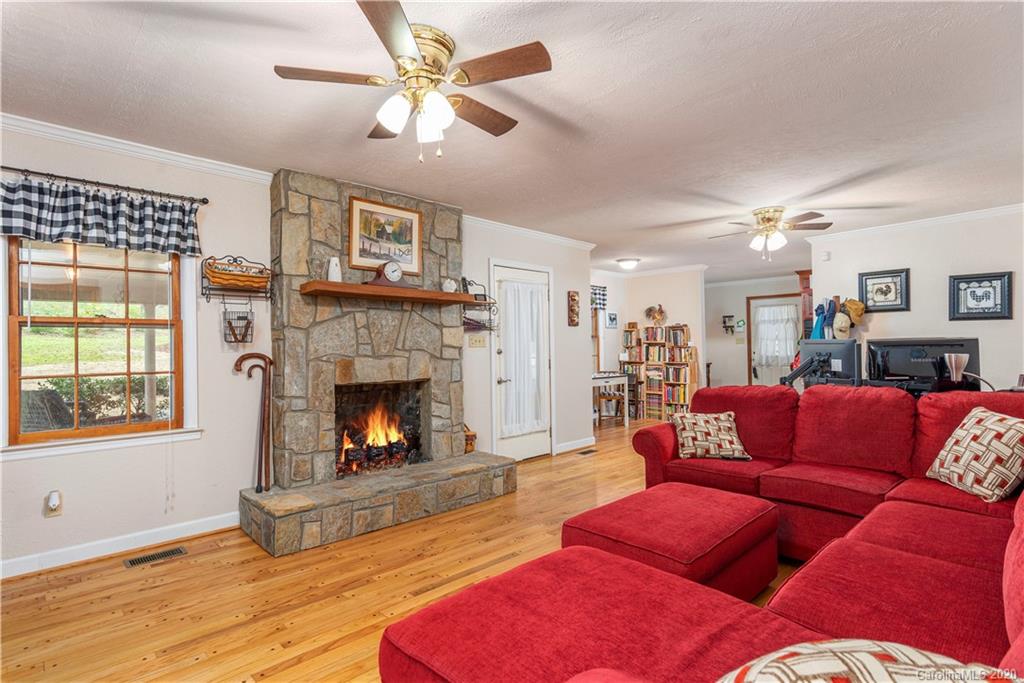 182 Carpenter Road Marion, NC 28752 - Photo 11 of 34 Gallery Image 11