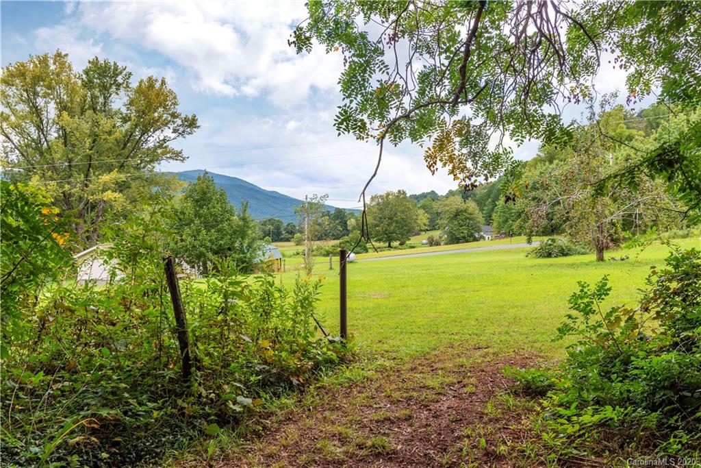 182 Carpenter Road Marion, NC 28752 - Photo 14 of 34 Gallery Image 14