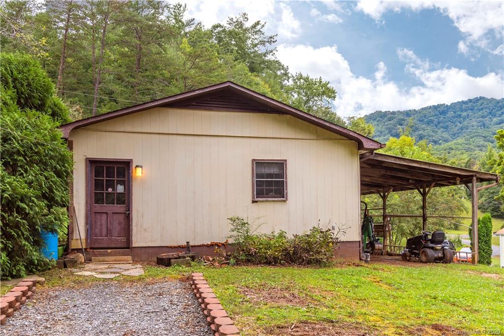 182 Carpenter Road Marion, NC 28752 - Photo 23 of 34 Gallery Image 23