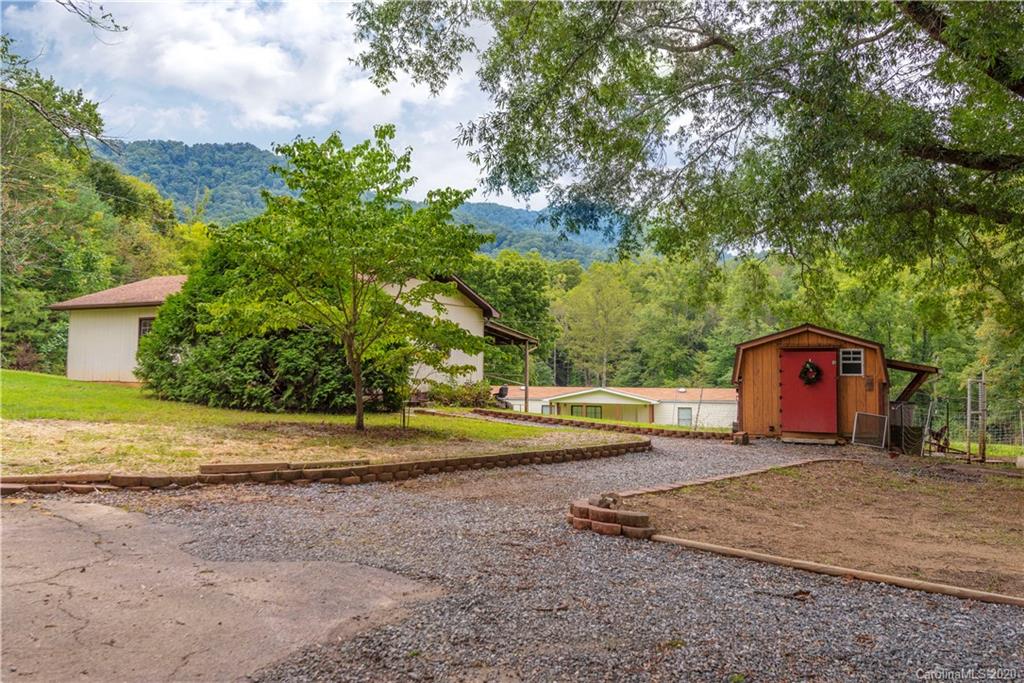 182 Carpenter Road Marion, NC 28752 - Photo 26 of 34 Gallery Image 26