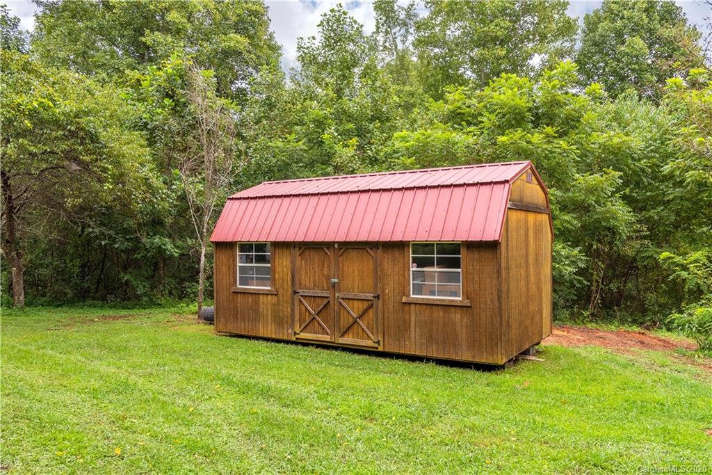 182 Carpenter Road Marion, NC 28752 - Photo 31 of 34 Gallery Image 31