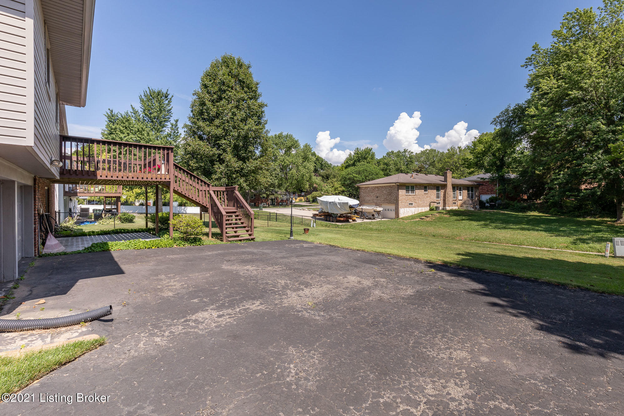 8903 La Costa Road Louisville, KY 40299 - Photo 39 of 43 Parking pad area