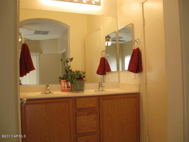 1873 East Del Rio Street Gilbert, AZ 85295 - Photo 13 of 22 Master Bath Vanities