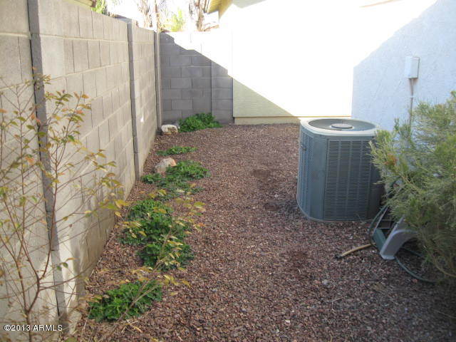 1873 East Del Rio Street Gilbert, AZ 85295 - Photo 16 of 22 Side yard