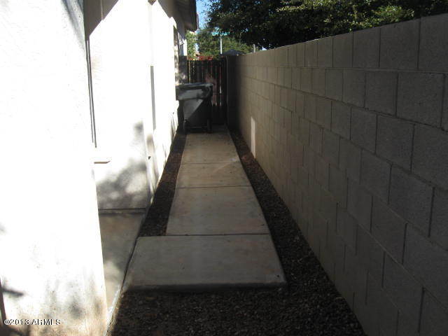 1873 East Del Rio Street Gilbert, AZ 85295 - Photo 17 of 22 More side yard