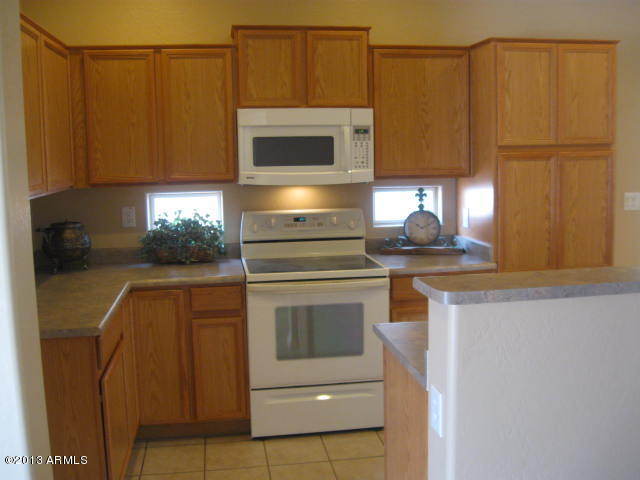 1873 East Del Rio Street Gilbert, AZ 85295 - Photo 3 of 22 Kitche Cabinets