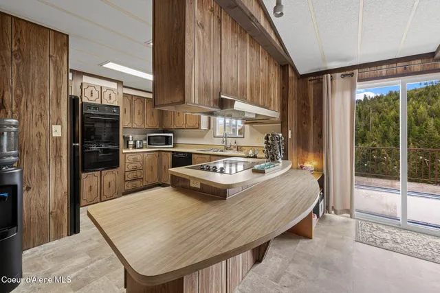 $467,000 | 23160 South Madrona Loop, Unit CAVE BAY, Worley, ID 83876