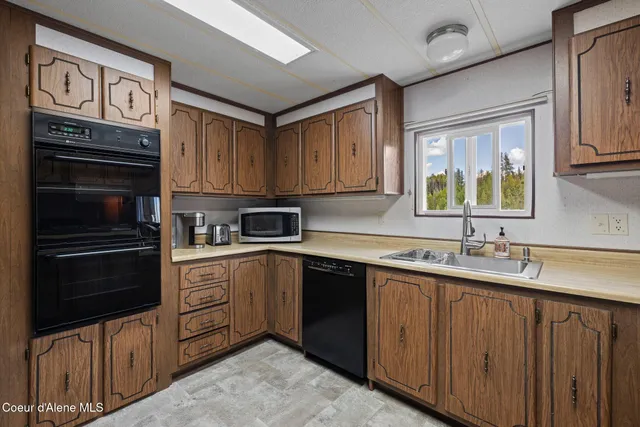 $467,000 | 23160 South Madrona Loop, Unit CAVE BAY, Worley, ID 83876