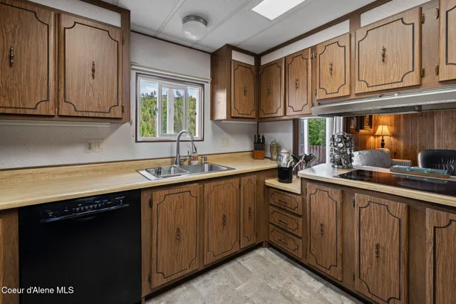 $467,000 | 23160 South Madrona Loop, Unit CAVE BAY, Worley, ID 83876