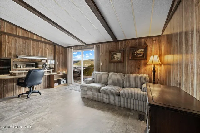 $467,000 | 23160 South Madrona Loop, Unit CAVE BAY, Worley, ID 83876