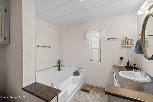 $467,000 | 23160 South Madrona Loop, Unit CAVE BAY, Worley, ID 83876