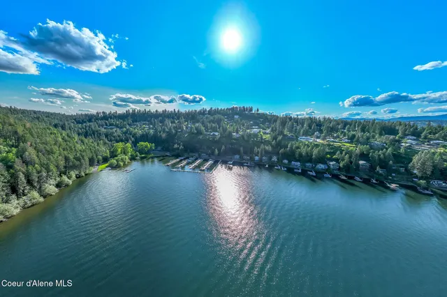 $467,000 | 23160 South Madrona Loop, Unit CAVE BAY, Worley, ID 83876