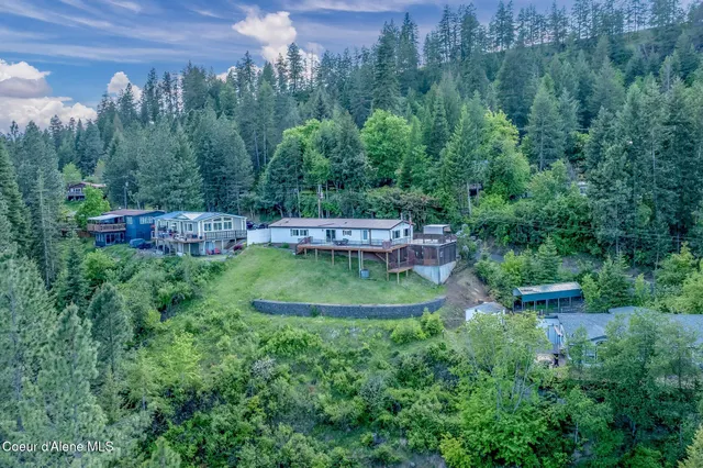 $467,000 | 23160 South Madrona Loop, Unit CAVE BAY, Worley, ID 83876