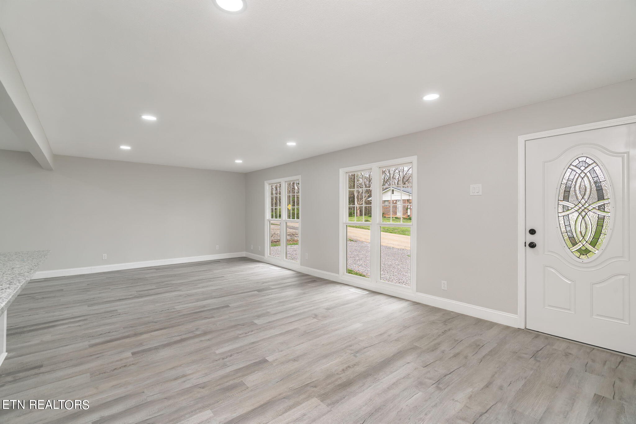 218 Oakmont Road Bean Station, TN 37708 - Photo 5 of 32 Gallery Image 5
