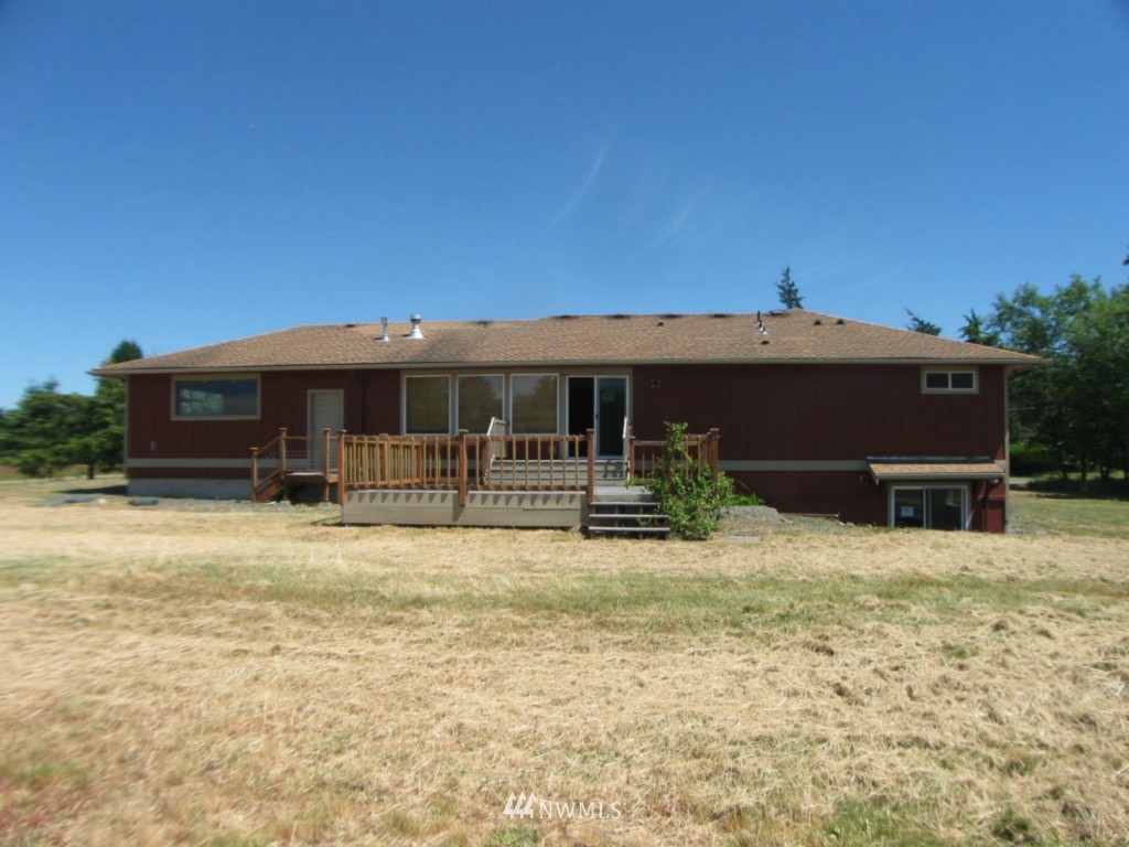 4695 Wynn Road Bellingham, WA 98226 - Photo 3 of 17