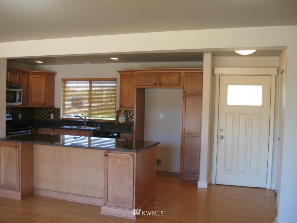 4695 Wynn Road Bellingham, WA 98226 - Photo 7 of 17
