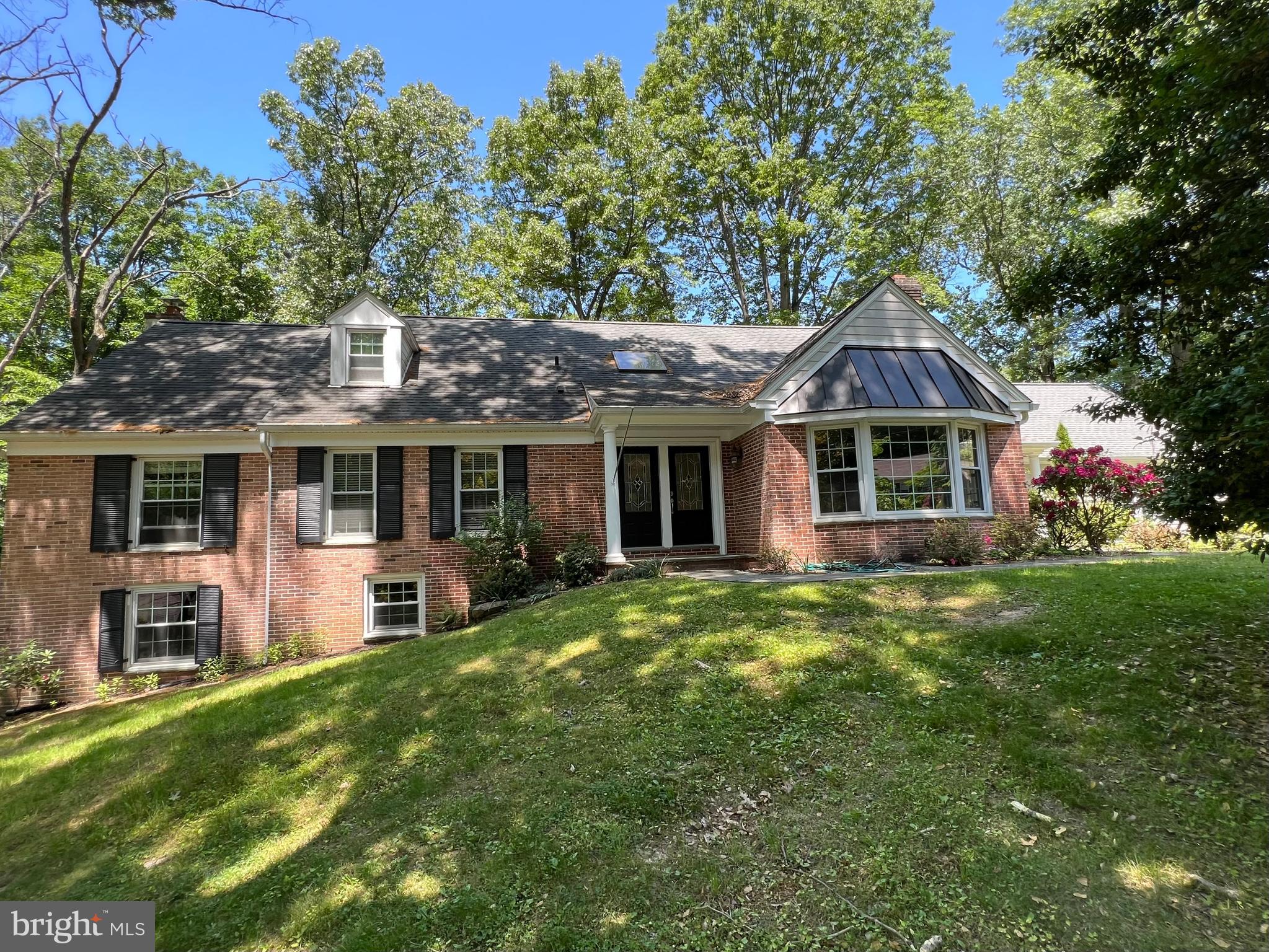 766 Mancill Road Wayne, PA 19087 - Photo 3 of 32