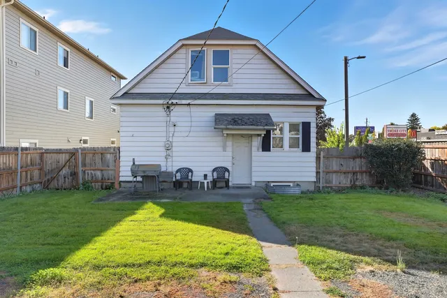 $379,000 | 909 East Augusta Avenue, Spokane, WA 99207