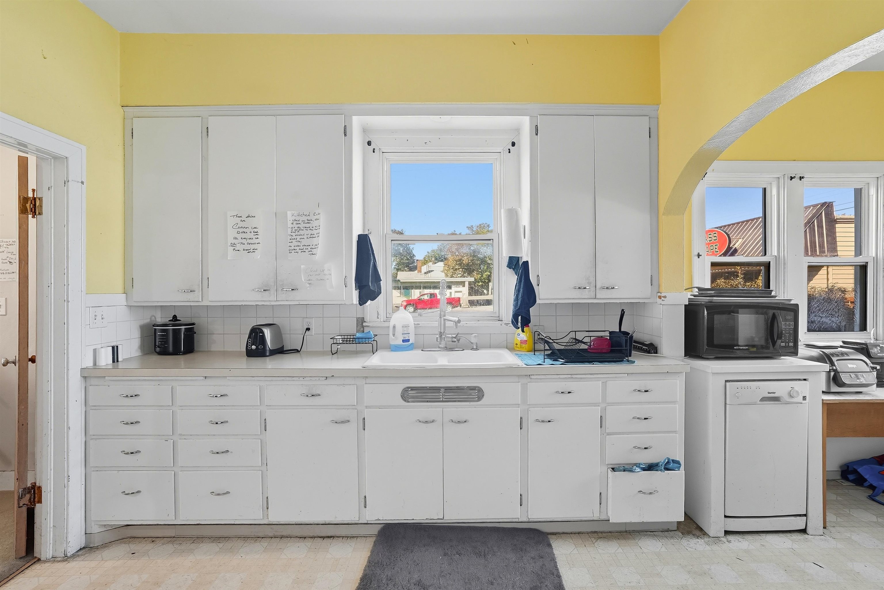 909 East Augusta Avenue Spokane, WA 99207 - Photo 6 of 24