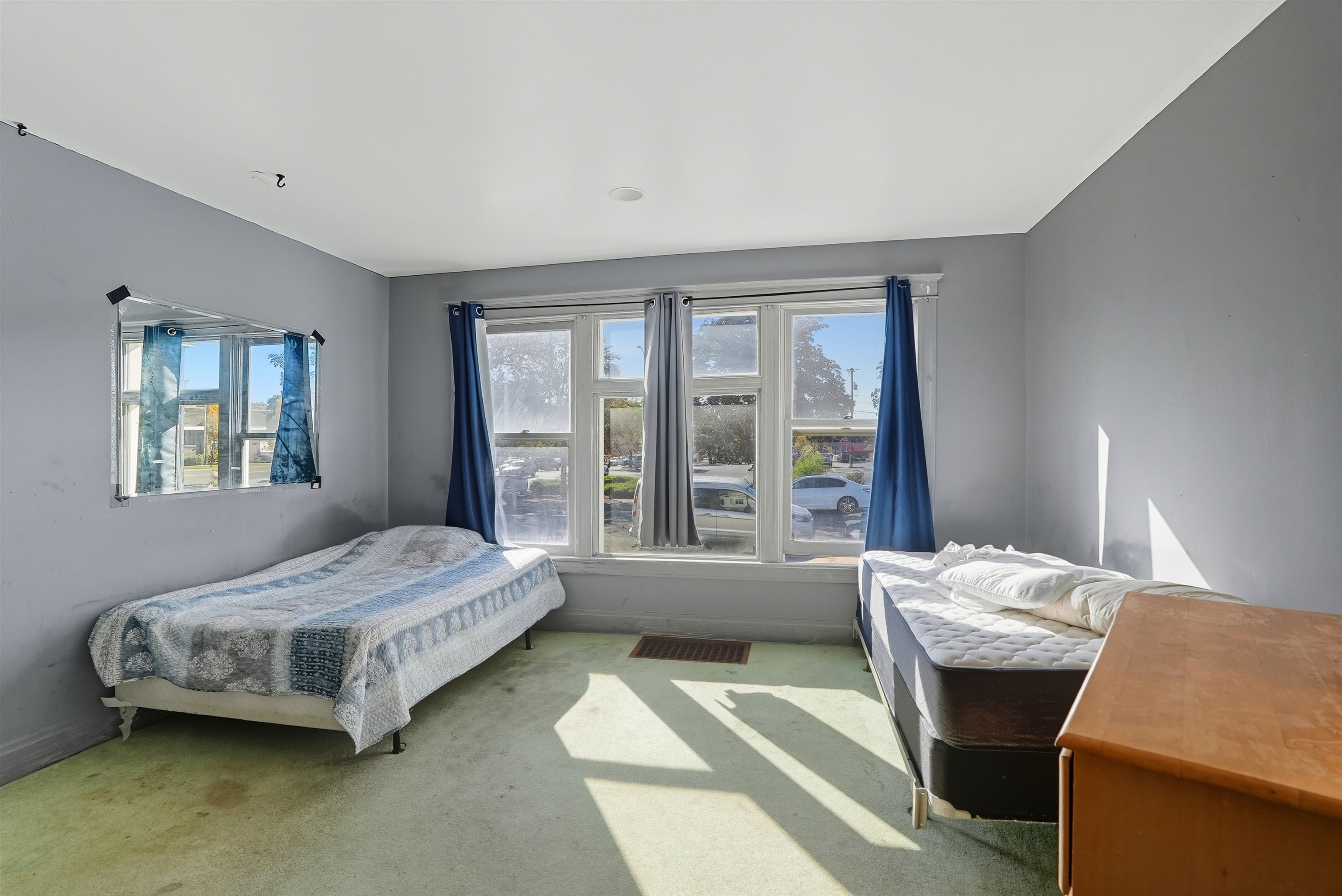 909 East Augusta Avenue Spokane, WA 99207 - Photo 9 of 24