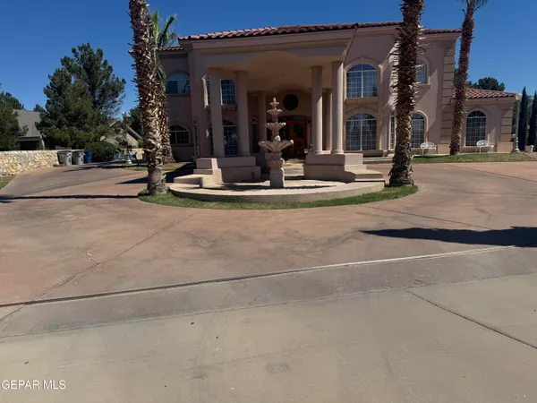 $949,995 | 861 Country Club Road, El Paso, TX 79932