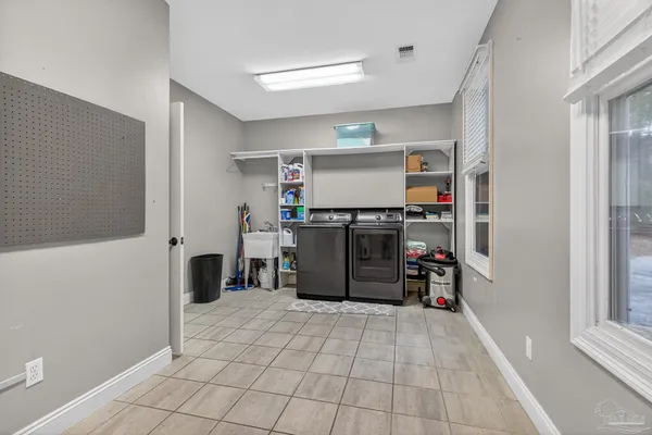 $525,000 | 78 Hummingbird Lane, Atmore, AL 36502