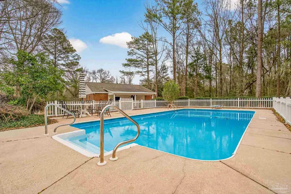 $525,000 | 78 Hummingbird Lane, Atmore, AL 36502