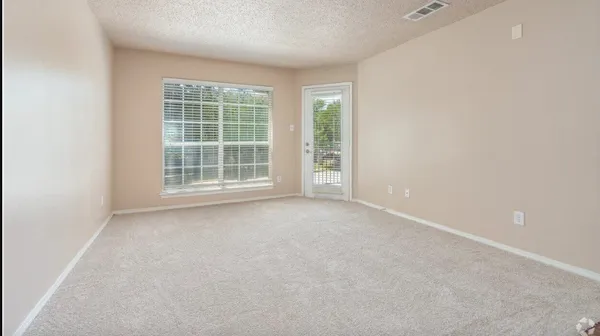 $1,358 | 601 East Ash Lane, Euless, TX 76039
