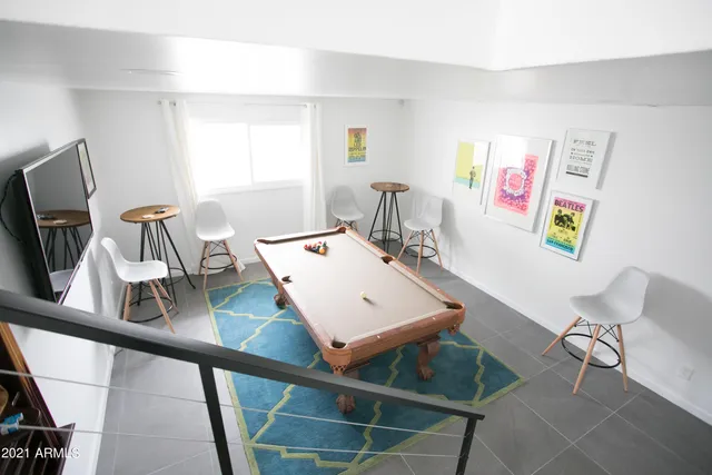 a view of entryway and hall