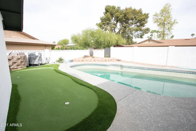 $950,000 | 8614 East Monterey Way, Scottsdale, AZ 85251