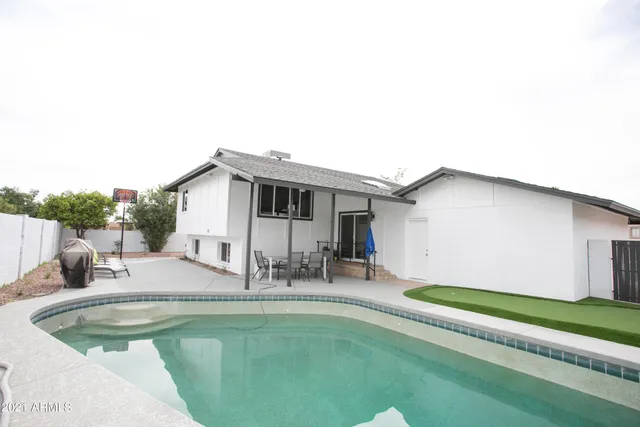 $950,000 | 8614 East Monterey Way, Scottsdale, AZ 85251