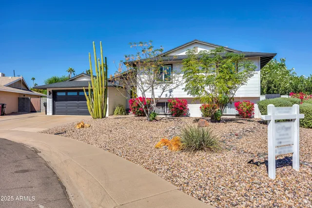 $950,000 | 8614 East Monterey Way, Scottsdale, AZ 85251