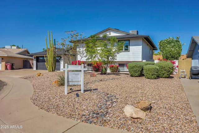 $950,000 | 8614 East Monterey Way, Scottsdale, AZ 85251