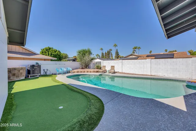 $950,000 | 8614 East Monterey Way, Scottsdale, AZ 85251
