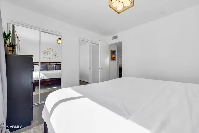 $950,000 | 8614 East Monterey Way, Scottsdale, AZ 85251