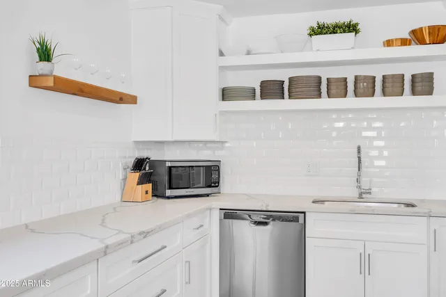 $950,000 | 8614 East Monterey Way, Scottsdale, AZ 85251