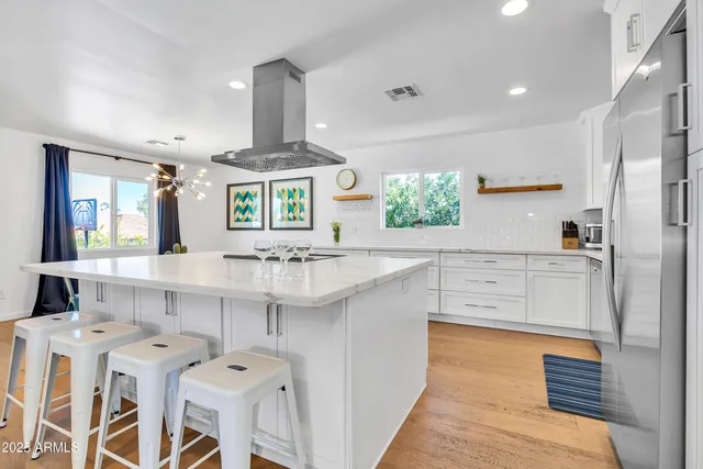 $950,000 | 8614 East Monterey Way, Scottsdale, AZ 85251