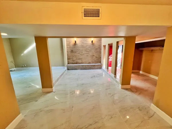 $1,990 | 4560 Bellaire Boulevard, Bellaire, TX 77401
