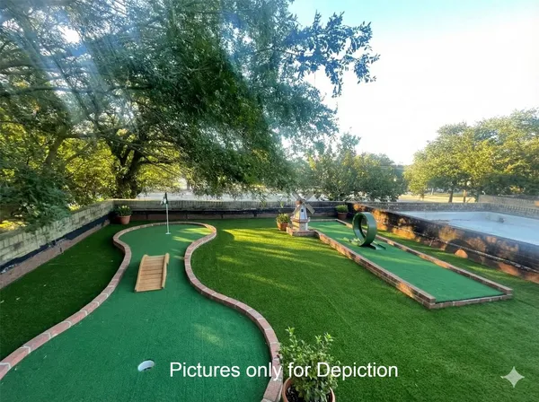 $1,990 | 4560 Bellaire Boulevard, Bellaire, TX 77401